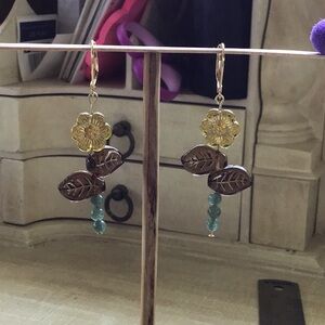 Awesome little Flower Earrings!